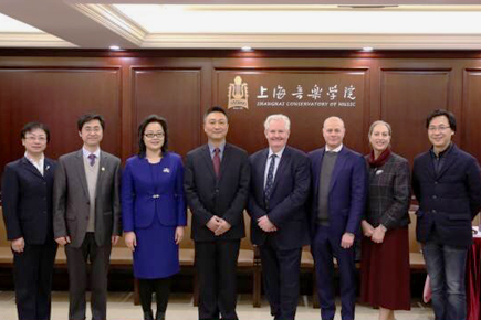 皇家音樂(lè)學(xué)院學(xué)費(fèi)_皇家墨爾本理工大學(xué)一年學(xué)費(fèi)_皇家武術(shù)學(xué)院vs拉瑪西亞影視學(xué)院