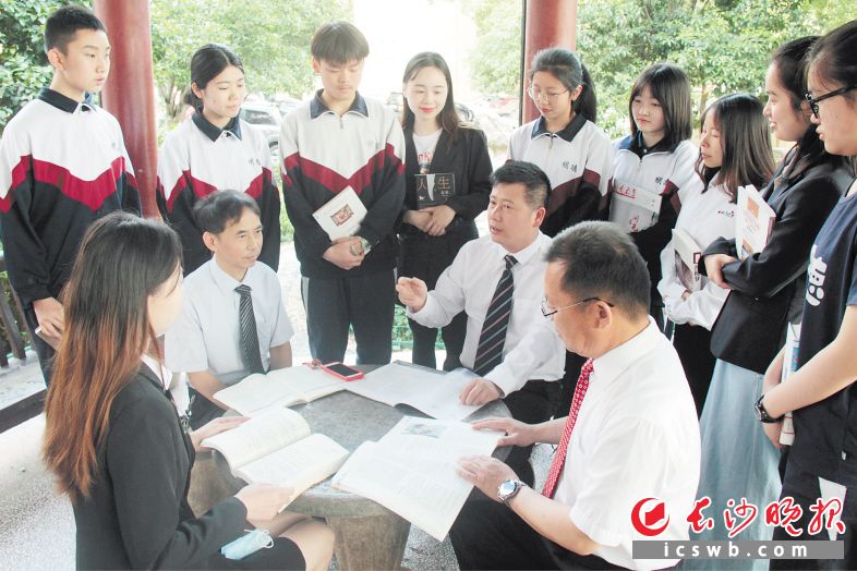中學(xué)留學(xué)澳大利亞費(fèi)用_高中澳大利亞留學(xué)機(jī)構(gòu)_澳大利亞高中留學(xué)費(fèi)用