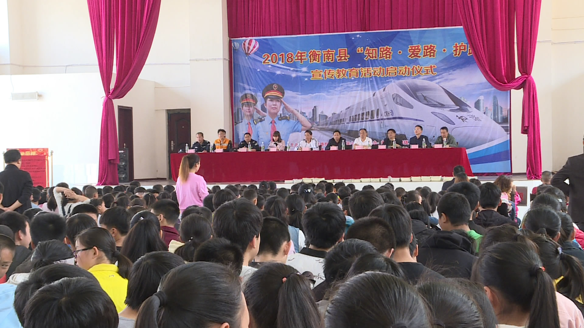 哪里有封閉式英語學校_?？谑蟹忾]學校學校_假期英語封閉學校
