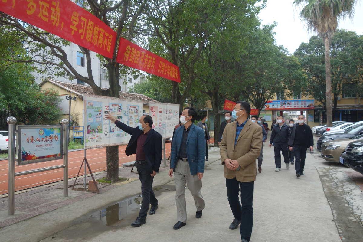 世界首富排行榜2014前500名_世界排名前十名的大學(xué)_中國獎(jiǎng)學(xué)金前100名大學(xué)
