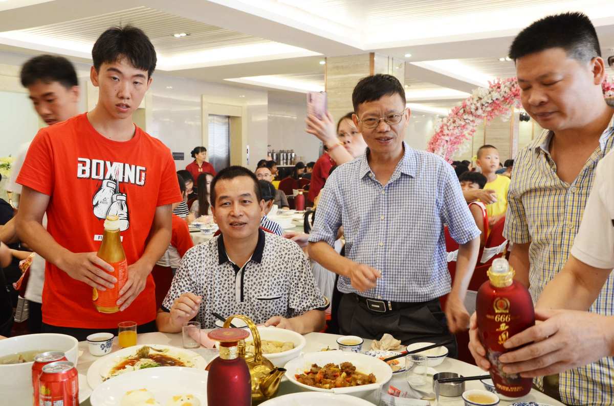 升學宴父母致辭簡短精辟_升學宴父母答謝詞簡短_升學宴家長簡短致辭