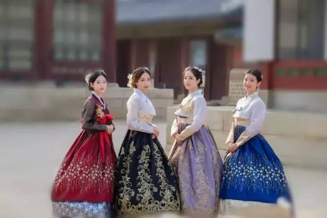 上海國際服務貿易集團因私出入境服務有限公司_上海外服重慶公司_上海外服新通國際教育咨詢服務有限公司