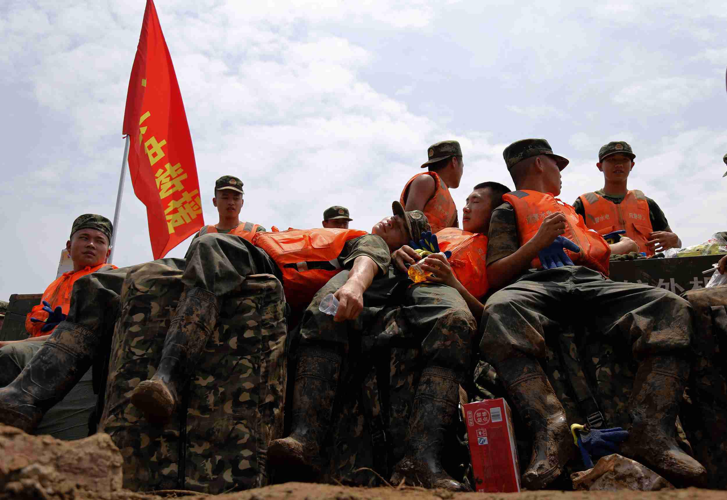 新年聯歡會主持搞_新年聯歡會主持詞_新年聯歡會主持串詞