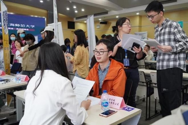 四川外語(yǔ)學(xué)院海外留學(xué)服務(wù)中心_四川外國(guó)語(yǔ)大學(xué)成都學(xué)院留學(xué)生_川外留學(xué)服務(wù)中心官網(wǎng)