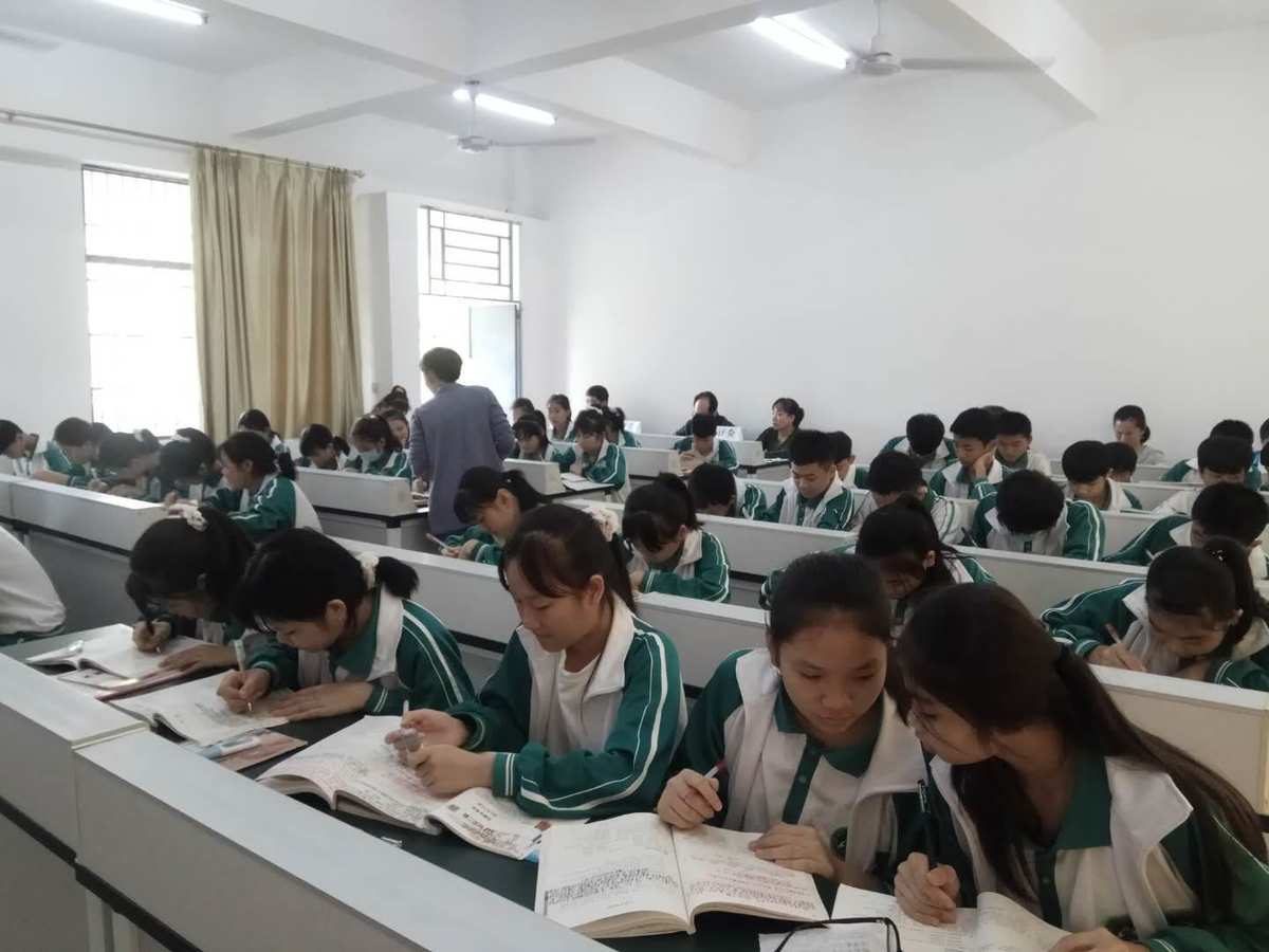 2023芝加哥有哪些大學最新要求_芝加哥大學就讀是怎樣體驗_芝加哥大學對學生的基本要求