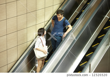 人物描寫作文特點怎么寫_人物描寫作文特點有哪些_描寫人物特點的作文