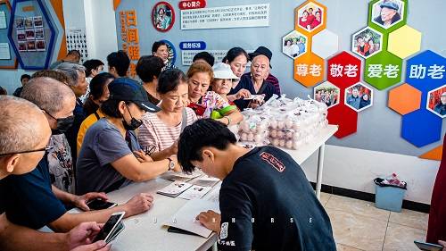 關愛身邊的鐵憨憨是什么意思_關愛身邊的動植物_其實關愛就在我身邊