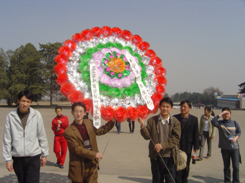 清明節祭掃烈士墓_清明節祭掃烈士陵墓_清明節烈士墓祭掃活動