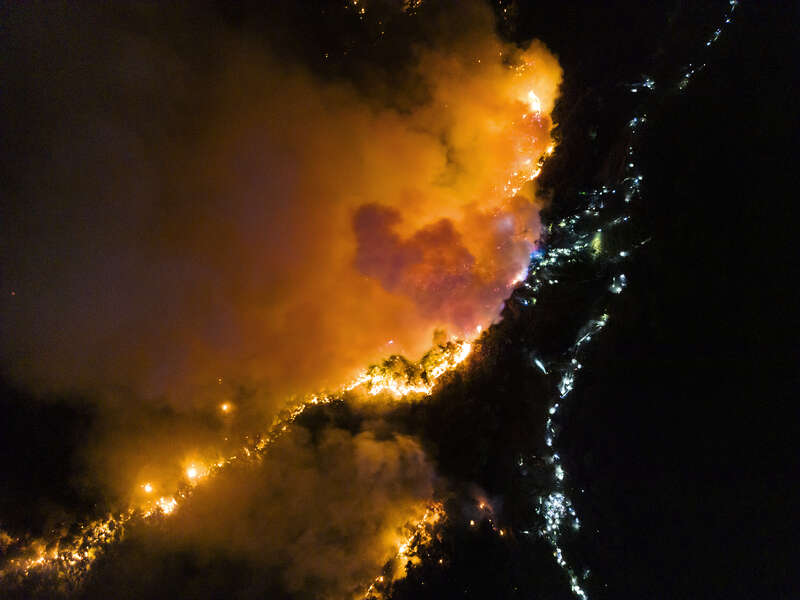 馬來西亞火山爆發(fā)_馬來西亞加州山火失控_馬來西亞森林大火