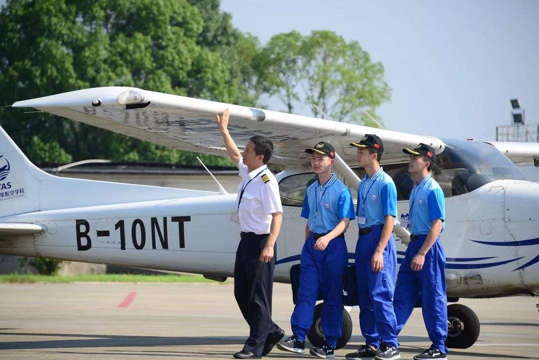 海軍航空大學(xué)工程學(xué)院_海軍航空工程學(xué)院招生簡章_海軍航空工程學(xué)院