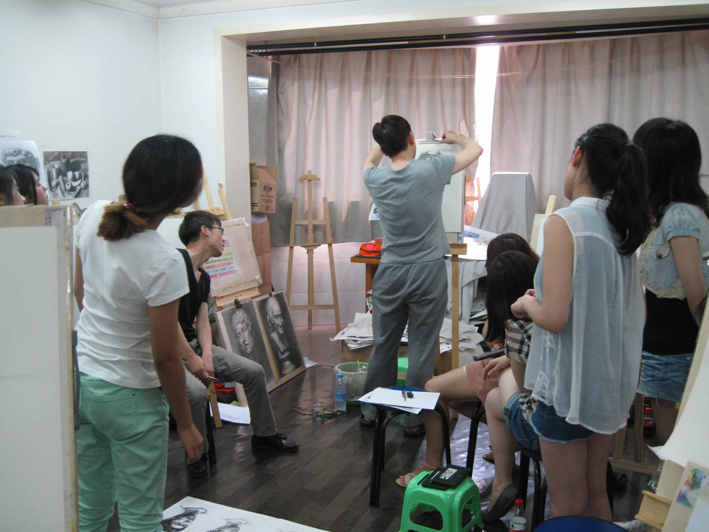 美術(shù)高考畫室集訓(xùn)機(jī)構(gòu)_美術(shù)高考畫室哪好_高考美術(shù)畫室