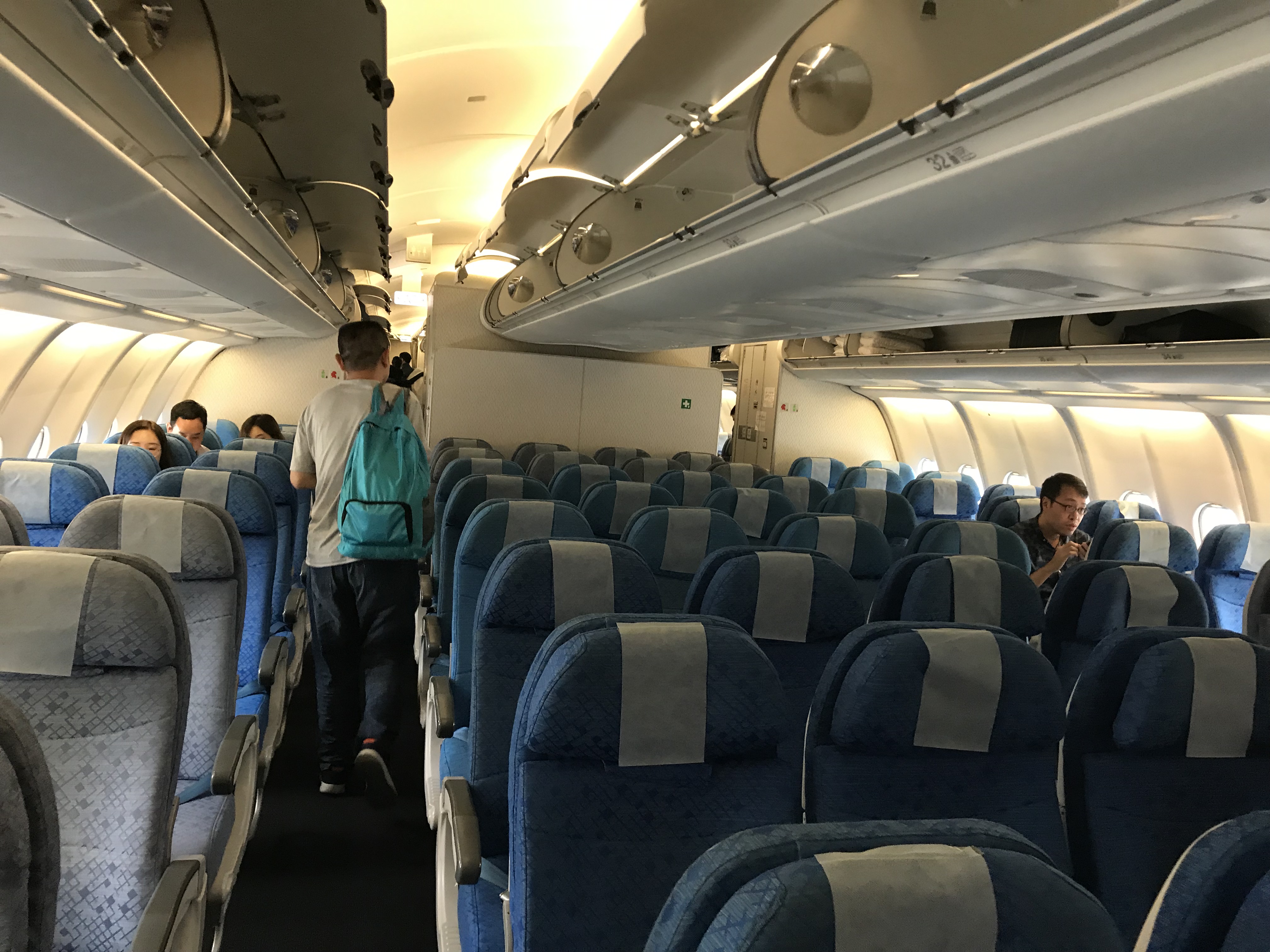 中國學生被趕下機_中國學生被趕下機_中國學生被趕下機
