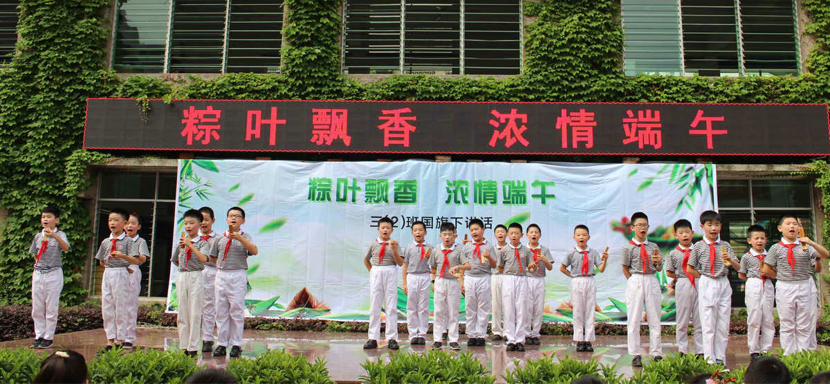 俄羅斯頌詩_小度俄羅斯的詩_贊俄羅斯慶節(jié)的古詩