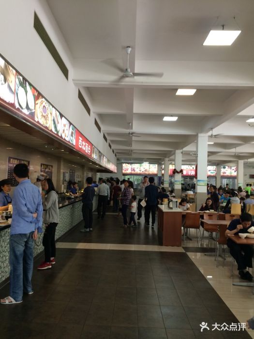 酒店管理學(xué)院排名_排名學(xué)院酒店管理專業(yè)_大學(xué)酒店管理排名