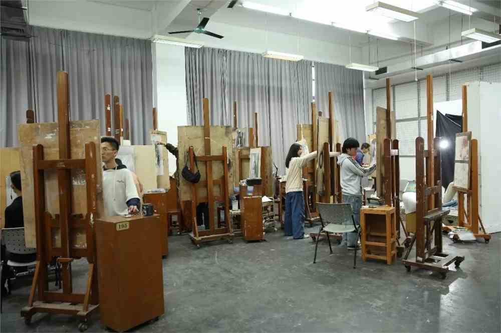 上海工藝美術(shù)職業(yè)學(xué)院_池州學(xué)院美術(shù)與設(shè)計(jì)學(xué)院_上海職業(yè)明星學(xué)院