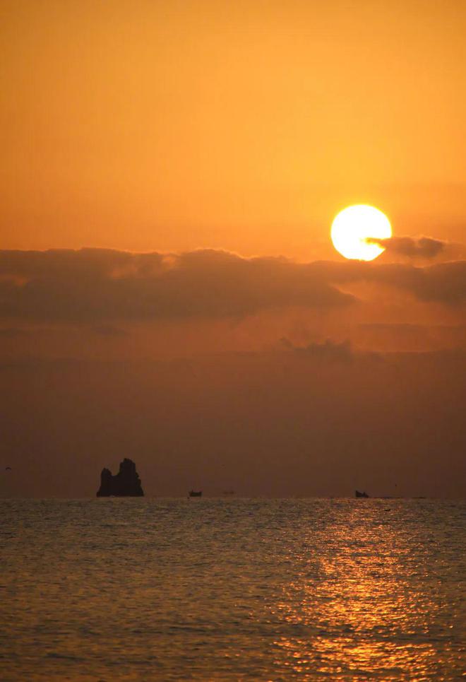 浮云遮望眼是什么典故_浮云遮日的意思_浮云遮日意思