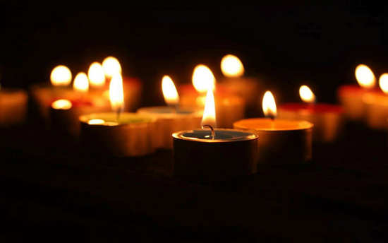 點頭哈腰的含義_點頭哈腰的意思_點頭哈腰是成語嗎