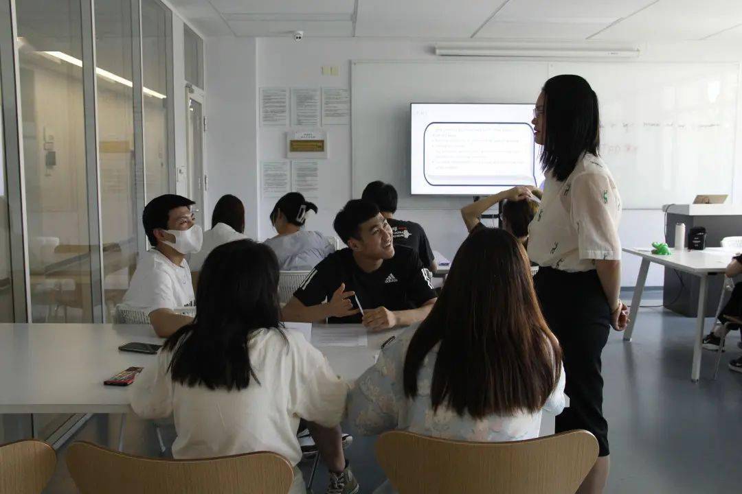 中美教育差異_中美差異教育現(xiàn)狀_中美教育差異例子