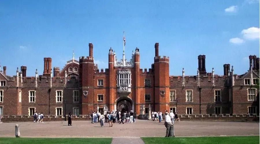 金斯頓大學_金斯頓大學安全嗎_金斯頓大學值得讀嗎