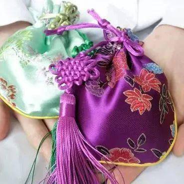 端午節要掛艾草的由來_端午節掛艾草有什么講究_端午講究掛艾草節有什么風俗