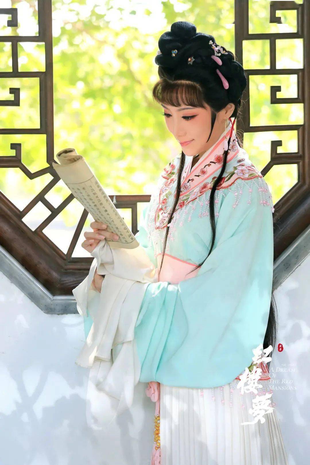 玲瓏意思剔透是什么生肖_玲瓏剔透是什么意思_玲瓏意思剔透是什么意思