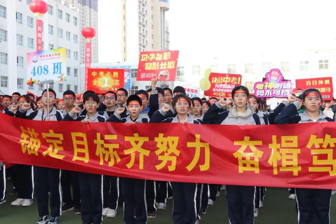 黃沙百戰穿金甲不破樓蘭終不還的意思_黃沙百戰穿金甲破樓蘭終不_黃沙百戰穿甲不破樓蘭終不還