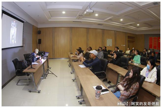 舞蹈培訓班開課文案_想開個舞蹈培訓班_舞蹈培訓班開場白
