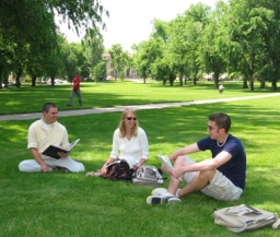 大學(xué)生4_大學(xué)內(nèi)留學(xué)_buckingham大學(xué)