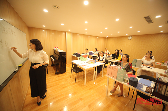 亳州風(fēng)華中學(xué)高中部官網(wǎng)_亳州風(fēng)華中學(xué)是高中還是初中_亳州風(fēng)華中學(xué)吧