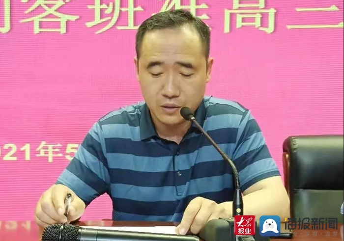 泰安英雄山中學(xué)喜報(bào)_泰安英雄山中學(xué)網(wǎng)站_泰安英雄山中學(xué)高中部老師合影
