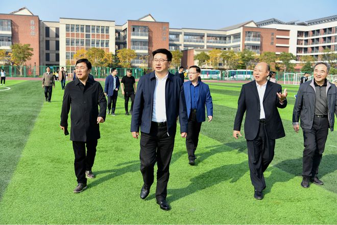 南昌二中高中部_南昌二中高中部錄取分?jǐn)?shù)線_南昌二中高中部有幾個(gè)校區(qū)