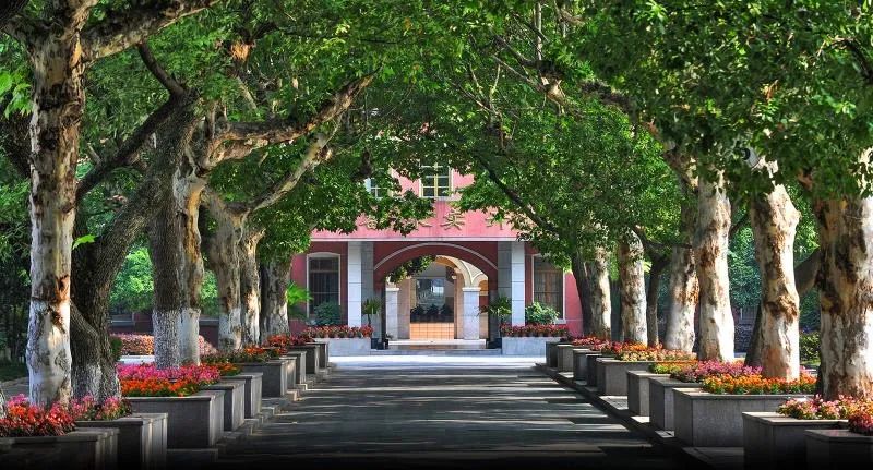 南昌二中高中部有幾個(gè)校區(qū)_南昌二中高中部_南昌二中高中部錄取分?jǐn)?shù)線