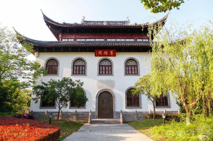 震澤中學(xué)校門(mén)_震澤中學(xué)有幾個(gè)班_震澤中學(xué)