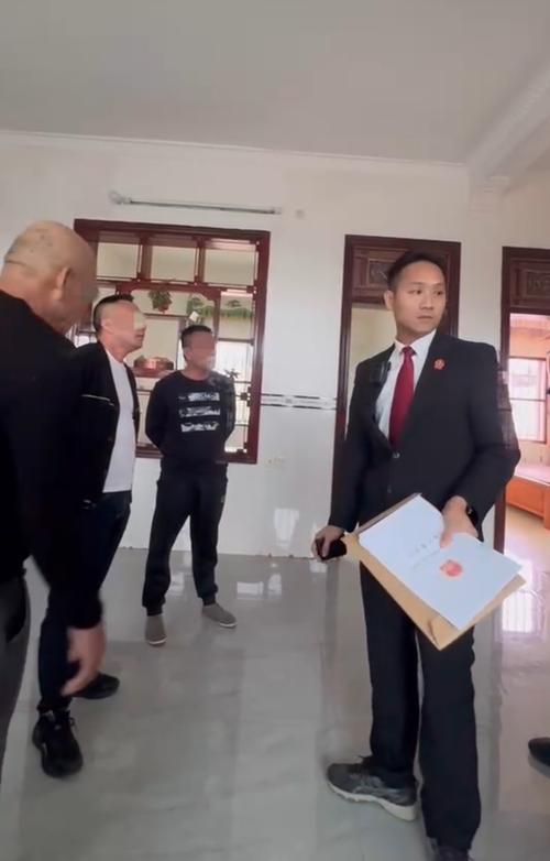 police是什么意思_police cells remand prisoners _ police station arrests