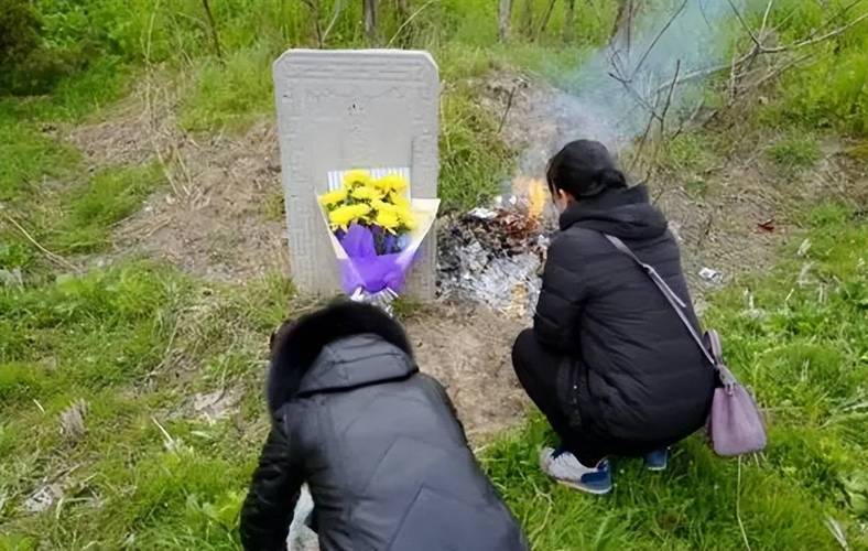 清明祭祀傳統_清明節作文300字左右免費_清明習俗