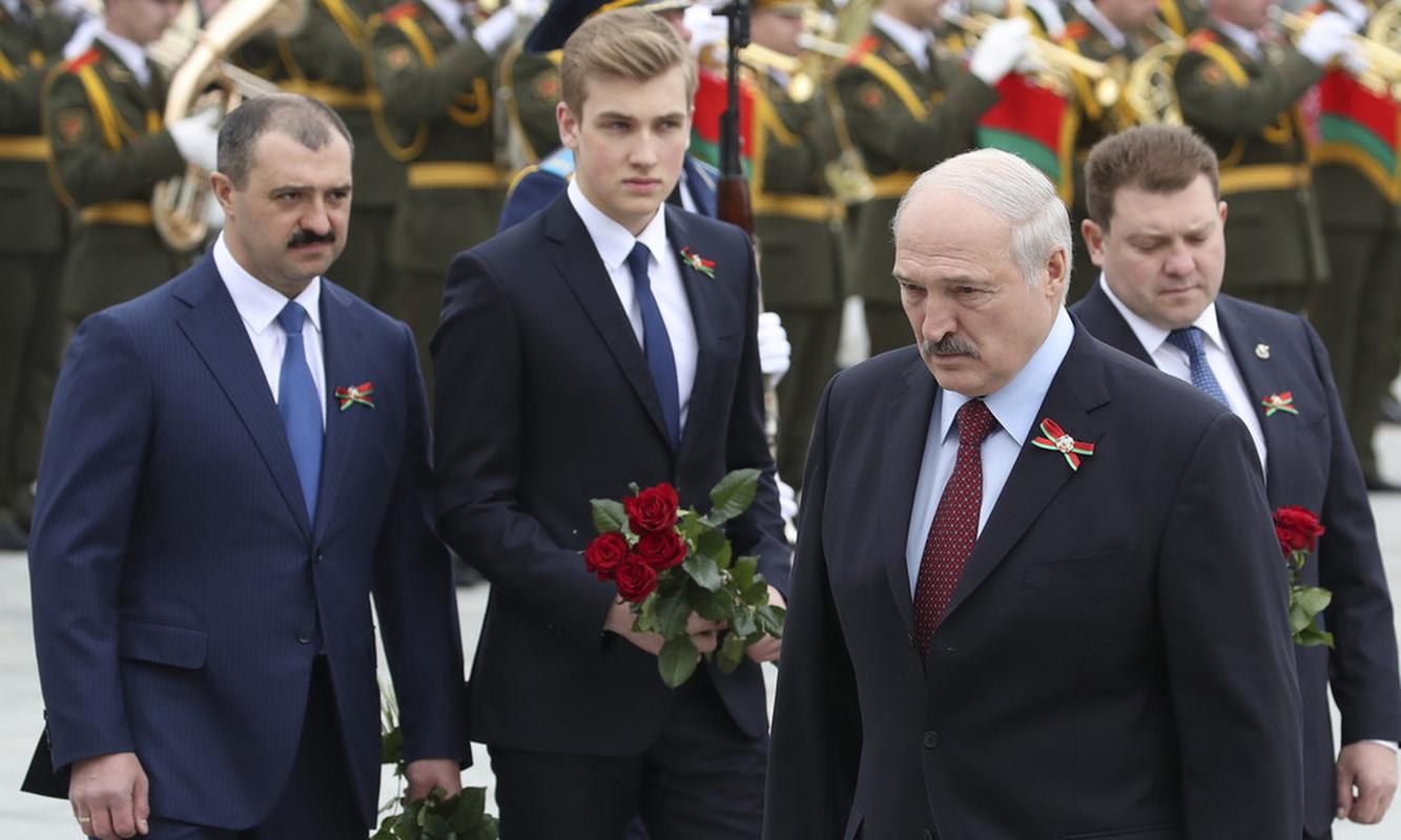 白俄羅斯小姐_白俄羅斯小王子尼古拉身邊神秘女子 阿莉娜-羅斯卡奇 盧卡申科女兒人選美大賽