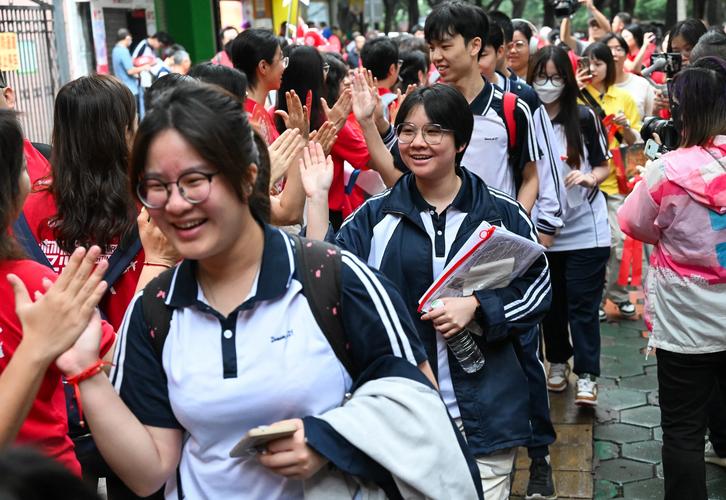 寧波高考復讀班糾紛_全日制大專宣傳不符退款_高考復習班