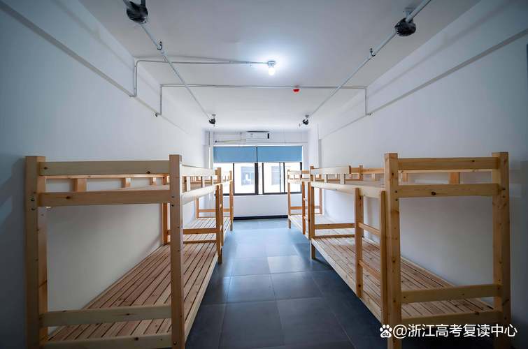 高考復(fù)讀學(xué)校排名_杭州求是新理想高復(fù)學(xué)校選擇_臺州復(fù)讀學(xué)校價格