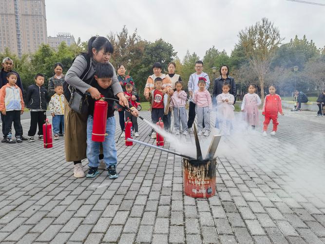 八一建軍節手抄報內容 簡單_暑期誦經典活動_幸福社區青少年消防教育活動