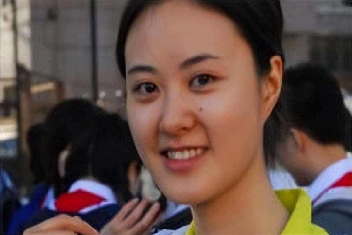 央視主持人秦方_重慶高考狀元秦方_2025重慶高考狀元