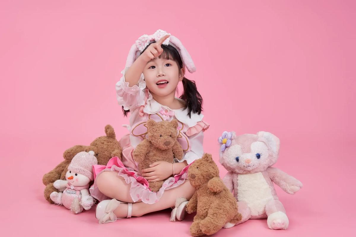 李湘王詩齡成長故事_天天向上李湘00后萌娃_天天向上王詩齡