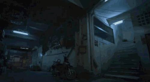 凌晨聽鬼故事頻道_鄰居聞到血腥氣報警_超短篇鬼故事