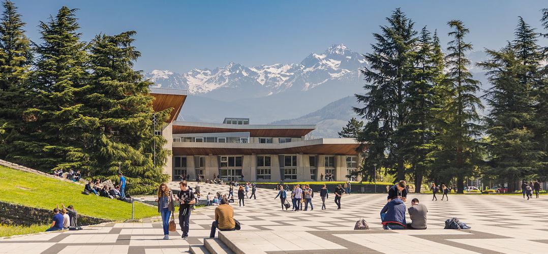 格勒諾布爾大學(xué) Université Grenoble Alpes UGA 1339年歷史 國立綜合研究型大學(xué) 歐洲最古老大學(xué)之一 法國頂尖 世界一流水平 學(xué)校與知名研究機(jī)構(gòu)合作 CNRS INSERM CHU_法國格勒諾布爾大學(xué)